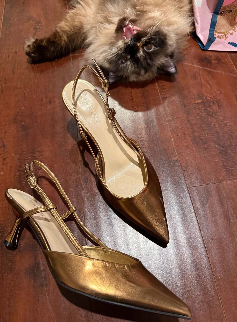 Nine West Metallic Gold Pointed Toe Kitten Heel Slingback Pumps Sz.10 - Picture 3 of 11